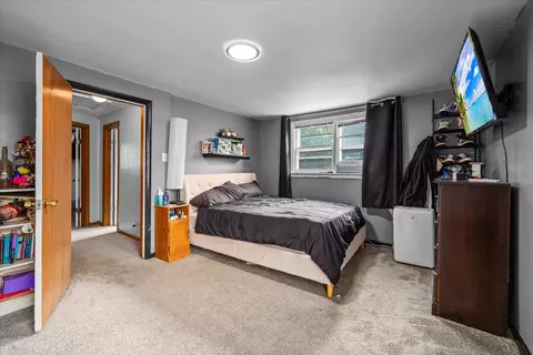 Bedroom - 475 S Edison Ave, Elgin, IL 60123 photo 2 of 4