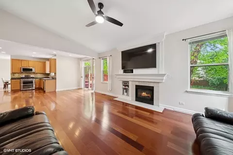Living - 2746 Middleton Ct, Aurora, IL 60503 photo 3 of 3