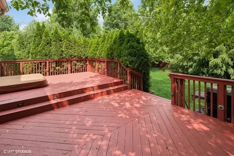 Exterior - 2746 Middleton Ct, Aurora, IL 60503 photo 2 of 3