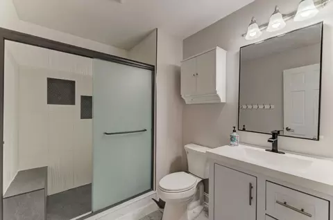 Bath - 6205 Brookridge Dr, Plainfield, IL 60586 photo 4 of 5
