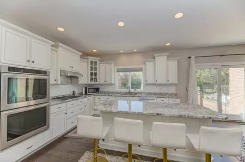 Kitchen - 6205 Brookridge Dr, Plainfield, IL 60586 photo 2 of 5