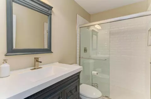 Bath - 6205 Brookridge Dr, Plainfield, IL 60586 photo 3 of 5