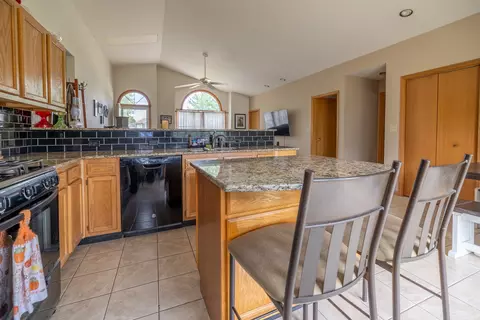 608 Cherry Tree Ln, Genoa, IL 60135 photo 11