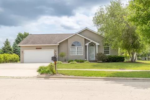 608 Cherry Tree Ln, Genoa, IL 60135