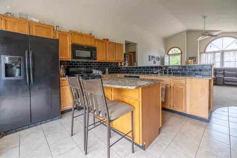 608 Cherry Tree Ln, Genoa, IL 60135 photo 10