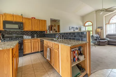 608 Cherry Tree Ln, Genoa, IL 60135 photo 8