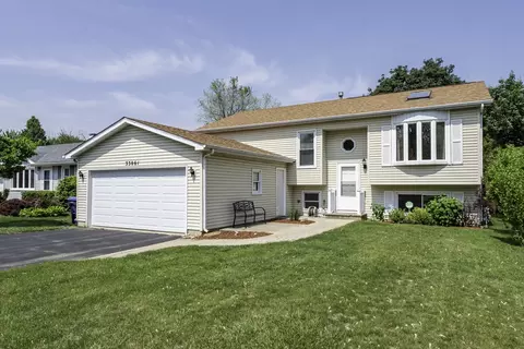 33061 N Rolling Hills Rd, Grayslake, IL 60030