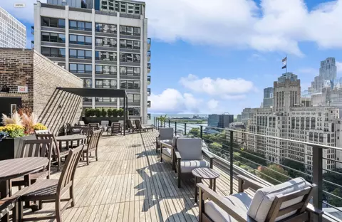 View/Area - 210 E Pearson St #7B, Chicago, IL 60611 photo 1 of 4