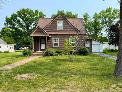 230 Burrwood Ave, Loves Park, IL 61111