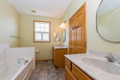 Bath - 17100 Como Ave, Lockport, IL 60441 photo 1 of 1