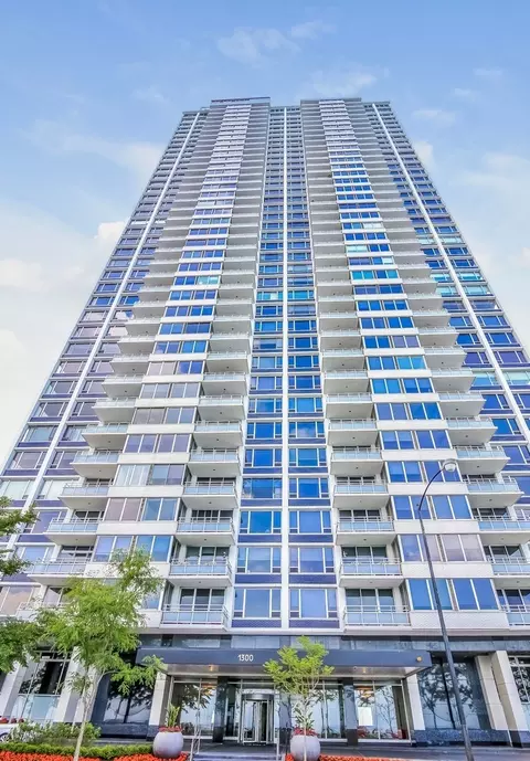 1300 N Lake Shore Dr #18D, Chicago, IL 60610