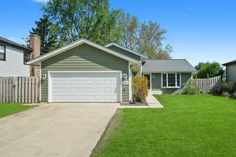 1012 Concord Dr, Bartlett, IL 60103