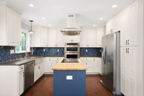 Kitchen - 1012 Concord Dr, Bartlett, IL 60103 photo 1 of 5