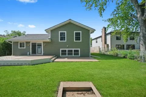 Exterior - 1012 Concord Dr, Bartlett, IL 60103 photo 6 of 7