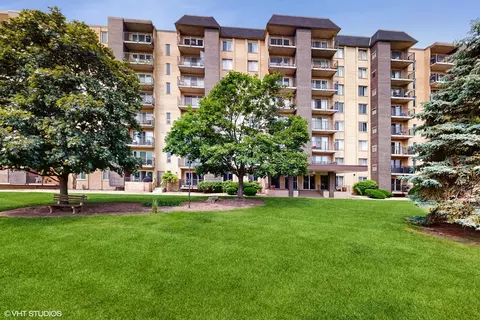 5400 Walnut Ave #201, Downers Grove, IL 60515
