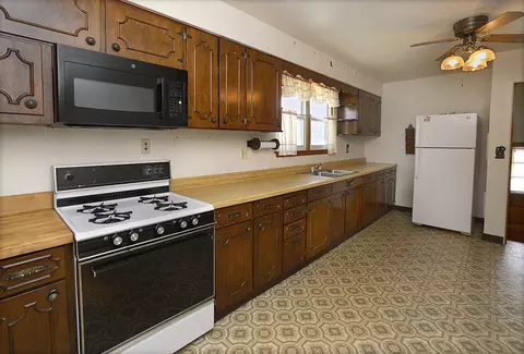 310 22nd Ave, Ottawa, IL 61350 photo 3