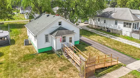 View/Area - 846 E Pells St, Paxton, IL 60957 photo 3 of 6