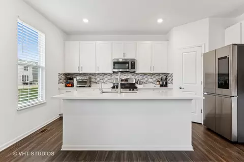 128 Hedgerow Dr, Elgin, IL 60124 photo 8
