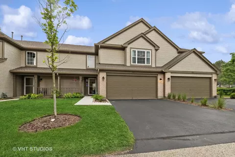 313 Poplar Ct, Lindenhurst, IL 60046