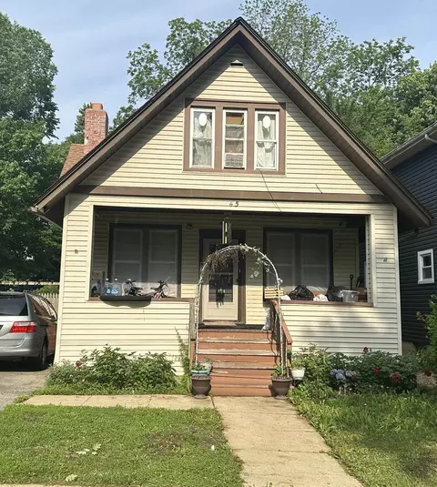 45 Woodland Ave, Elgin, IL 60123