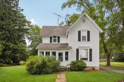 9014 Alden Rd, Harvard, IL 60033