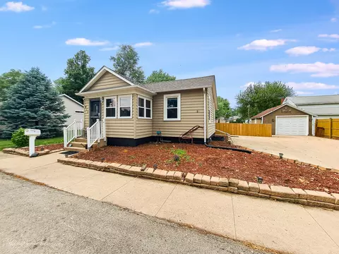 411 W 1st St, Sandwich, IL 60548