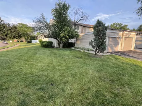 1096 Cascade Dr, Aurora, IL 60506 photo 2