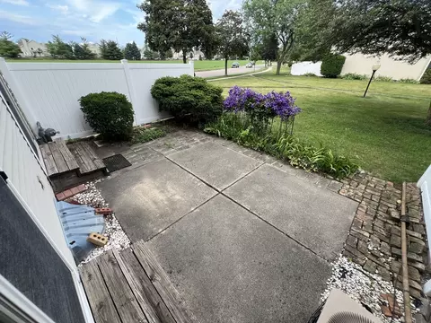 1096 Cascade Dr, Aurora, IL 60506 photo 34