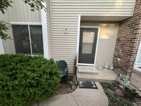 1096 Cascade Dr, Aurora, IL 60506 photo 4