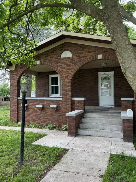 904 Johnson St, Streator, IL 61364