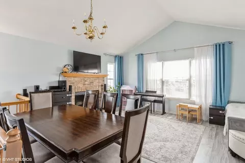 Dining - 2434 Dickens Dr, Aurora, IL 60503 photo 3 of 3