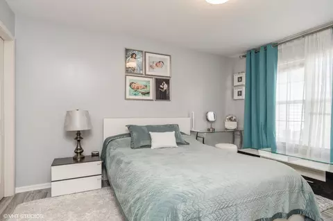 Bedroom - 2434 Dickens Dr, Aurora, IL 60503 photo 2 of 3