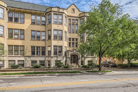 1038 Washington Blvd #1, Oak Park, IL 60302