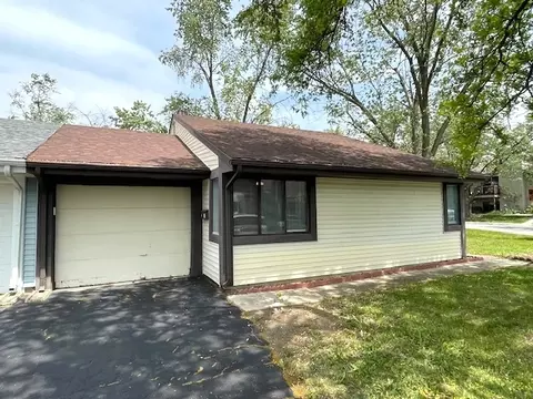 211 W Birchwood Dr #211, Romeoville, IL 60446
