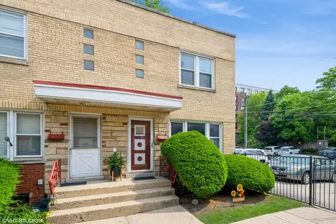 226 S Maple Ave #F, Oak Park, IL 60302