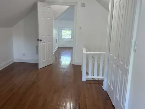 Entry Way - 2627 E 74th Pl, Chicago, IL 60649 photo 3 of 4