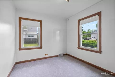 1280 Victor Ave, Elgin, IL 60120 photo 9