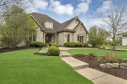 2559 Bird Ln, Batavia, IL 60510