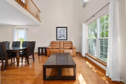 Living - 809 Eagle Dr, Aurora, IL 60506 photo 1 of 2