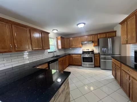 Kitchen - 809 Eagle Dr, Aurora, IL 60506 photo 1 of 6