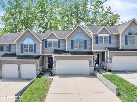503 River Bluff Dr, Carpentersville, IL 60110