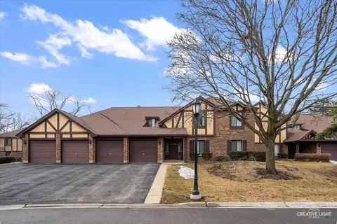 1778 Gloucester Ct #B, Wheaton, IL 60189