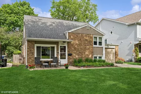 218 S Owen St, Mount Prospect, IL 60056