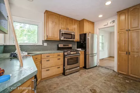 Kitchen - 1731 Maple Ave, Northbrook, IL 60062 photo 1 of 3