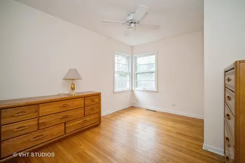 Bedroom - 1731 Maple Ave, Northbrook, IL 60062 photo 2 of 3