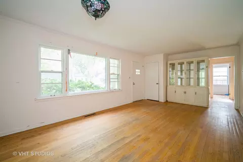 Living - 1731 Maple Ave, Northbrook, IL 60062 photo 3 of 6