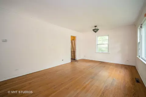 Living - 1731 Maple Ave, Northbrook, IL 60062 photo 5 of 6