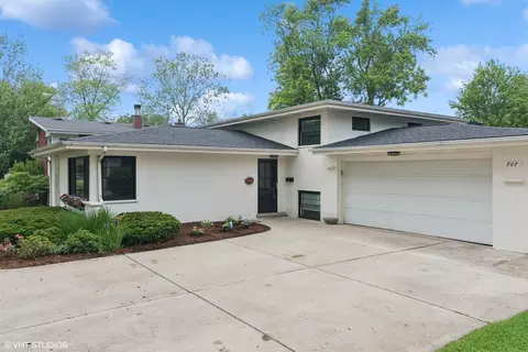 707 Cadillac Dr, Wheaton, IL 60187 photo 2