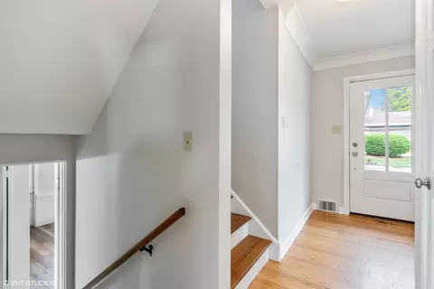 707 Cadillac Dr, Wheaton, IL 60187 photo 5