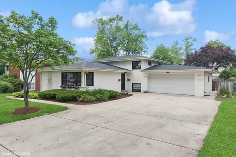 707 Cadillac Dr, Wheaton, IL 60187 photo 3